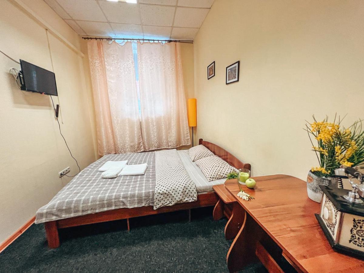 Mini Hotel Near Arena City Kyiv Exterior foto