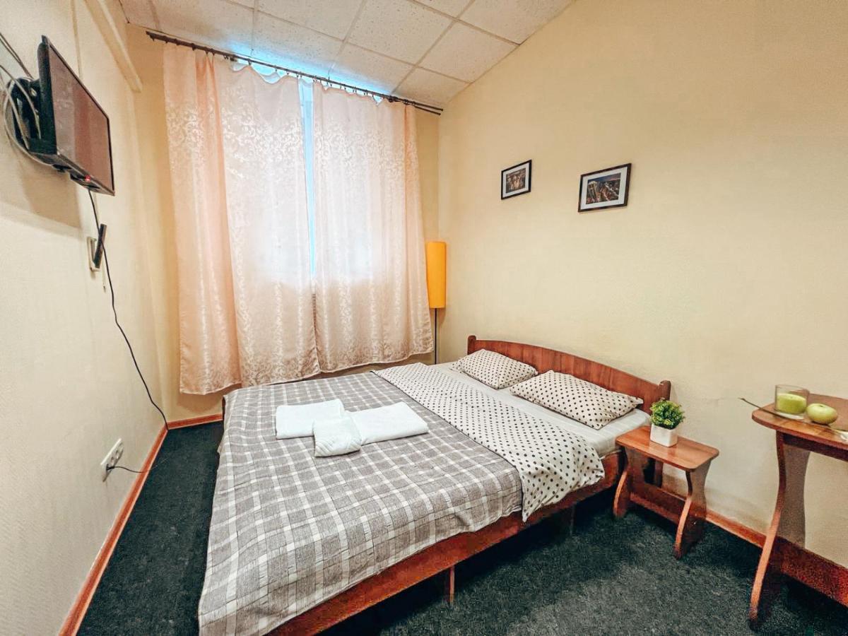 Mini Hotel Near Arena City Kyiv Exterior foto