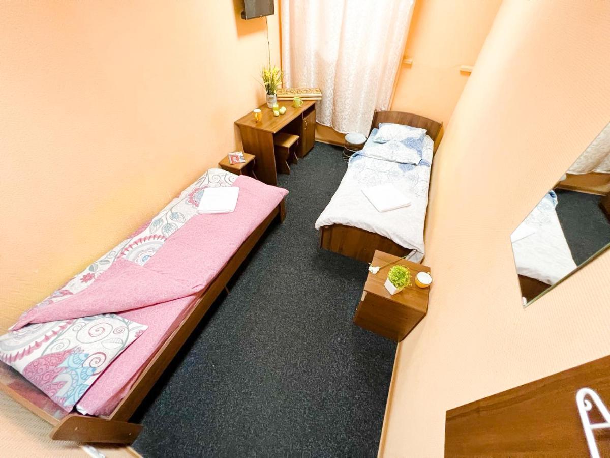 Mini Hotel Near Arena City Kyiv Exterior foto
