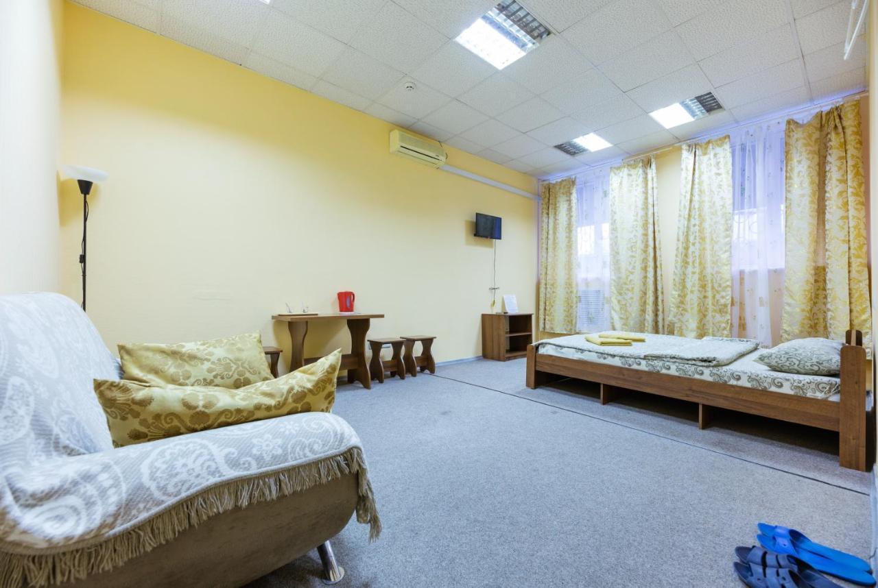 Mini Hotel Near Arena City Kyiv Exterior foto